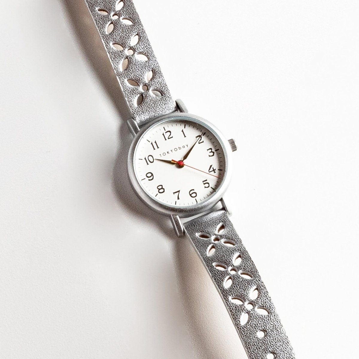 Clover | Metallic Silver - Tokyobay